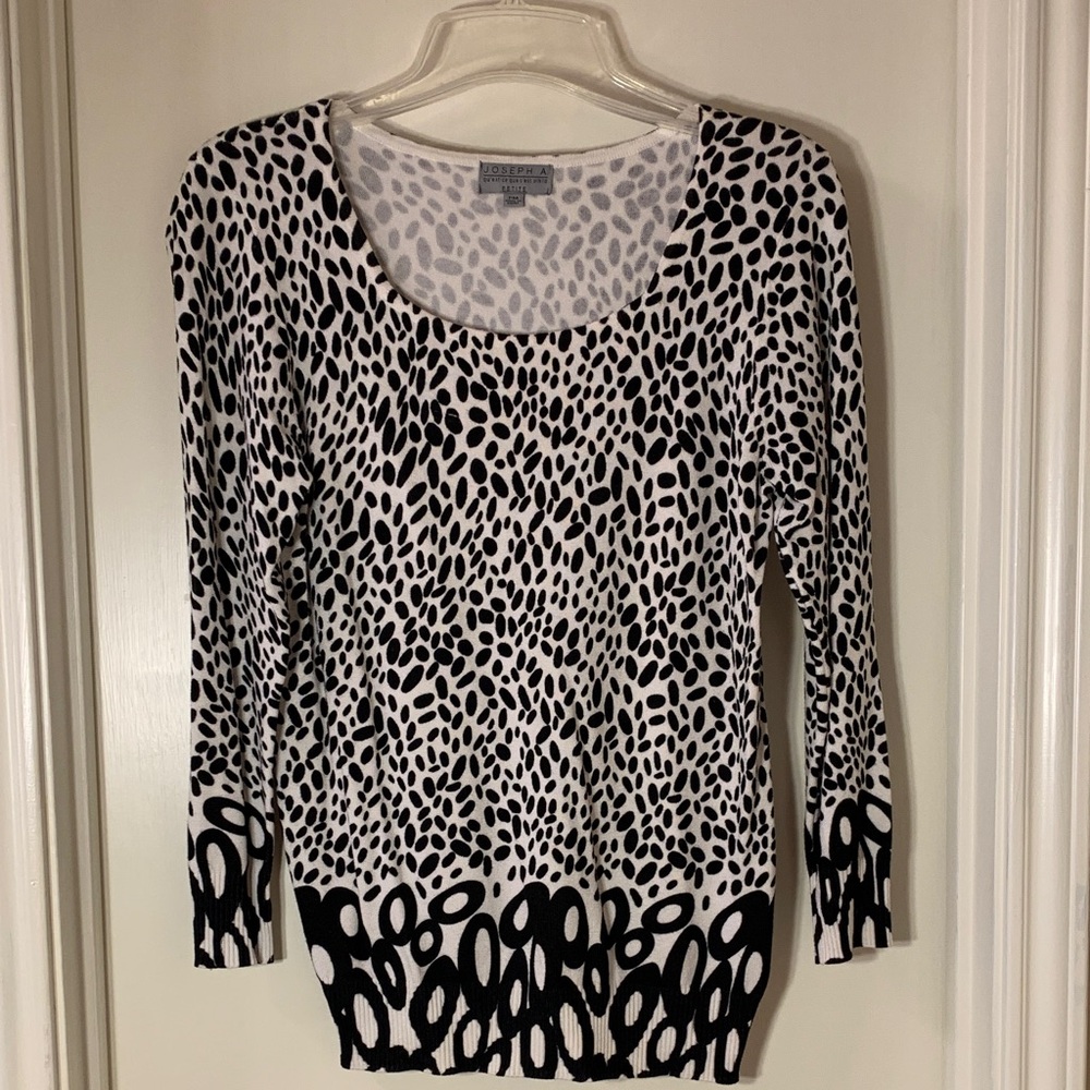 Joseph A Black and White Patterned Sweater